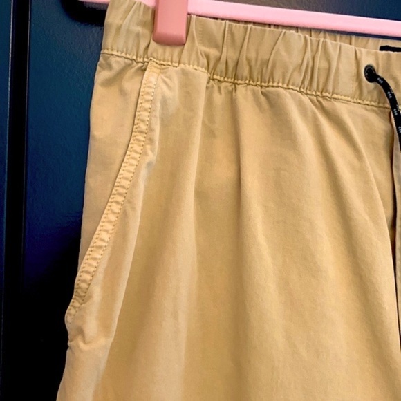 Men’s American Eagle Khaki Next Flex Jogger. Vintage Look and Feel. Size Medium - Picture 3 of 11